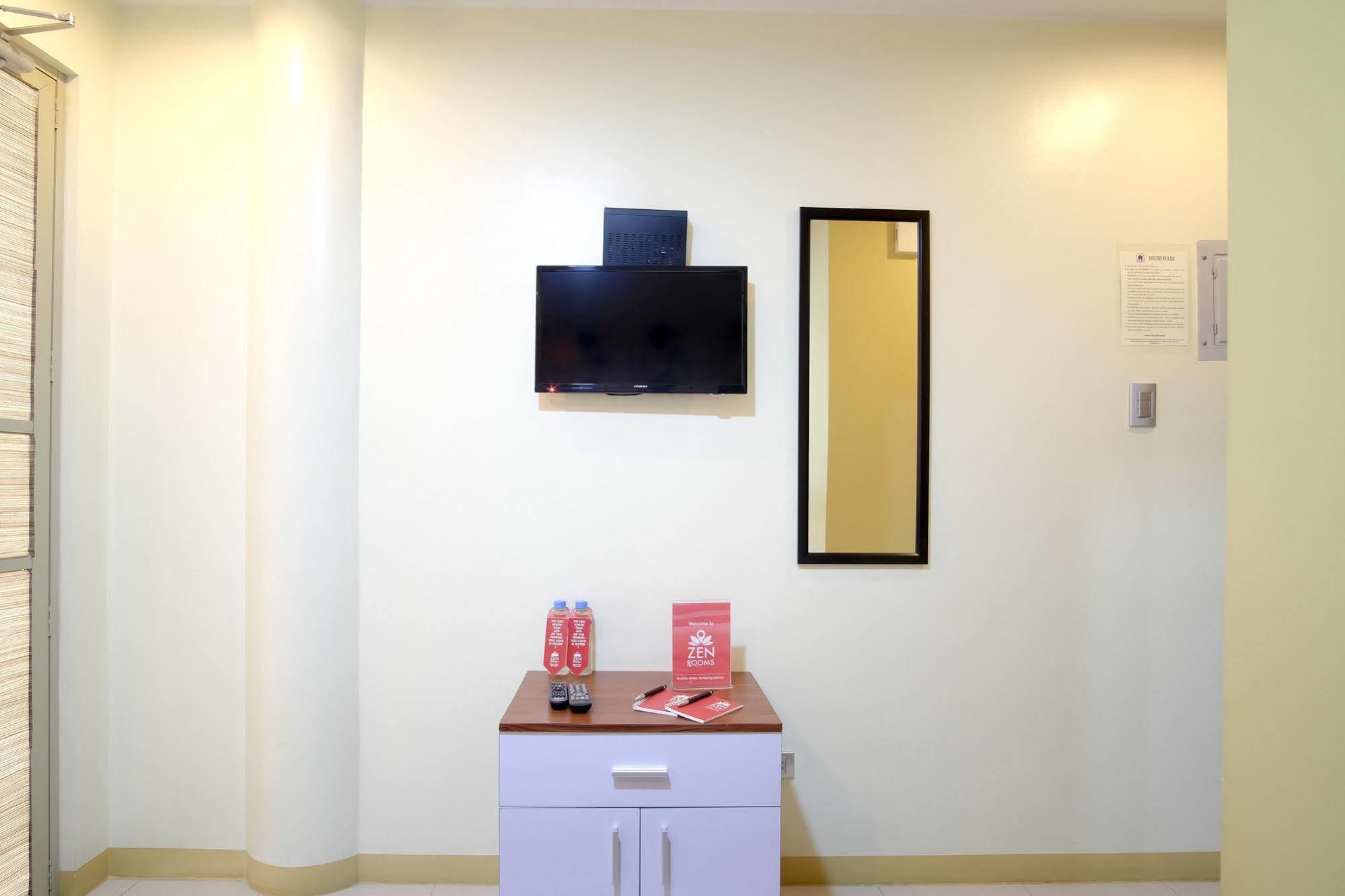 Zen Rooms Libertad Railway Station Pasay Exterior foto