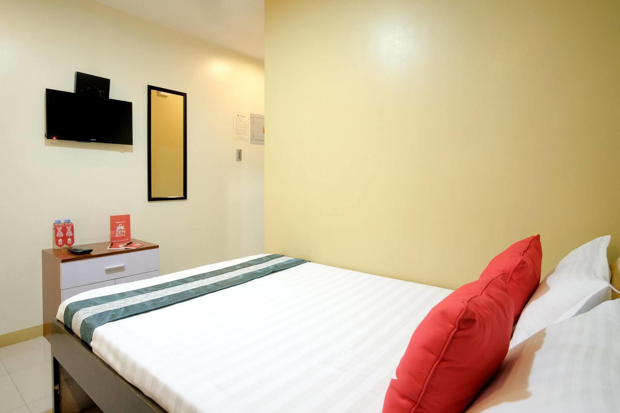 Zen Rooms Libertad Railway Station Pasay Exterior foto